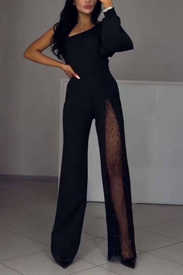 Mono de mujer moderno y sexy con hombros caídos y abertura alta.-ES
