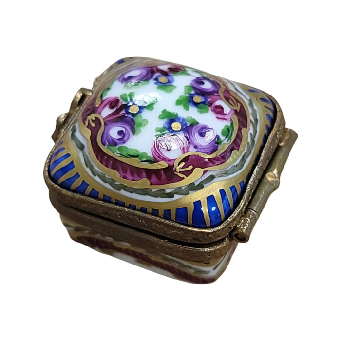 Sevre Roses Pill porcelain box from Limoges, alternate view